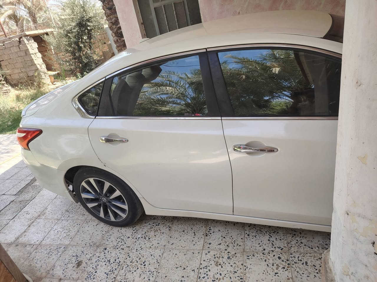 سلام عليكم نيسان التما للبيع ٢٠١٧ وارد بدون ضرر كلين فول مواصفات ماعدا فتحه بدون صبغ بس بيه بارد قليل جدا سعر الاتصال على الرقم ***********
