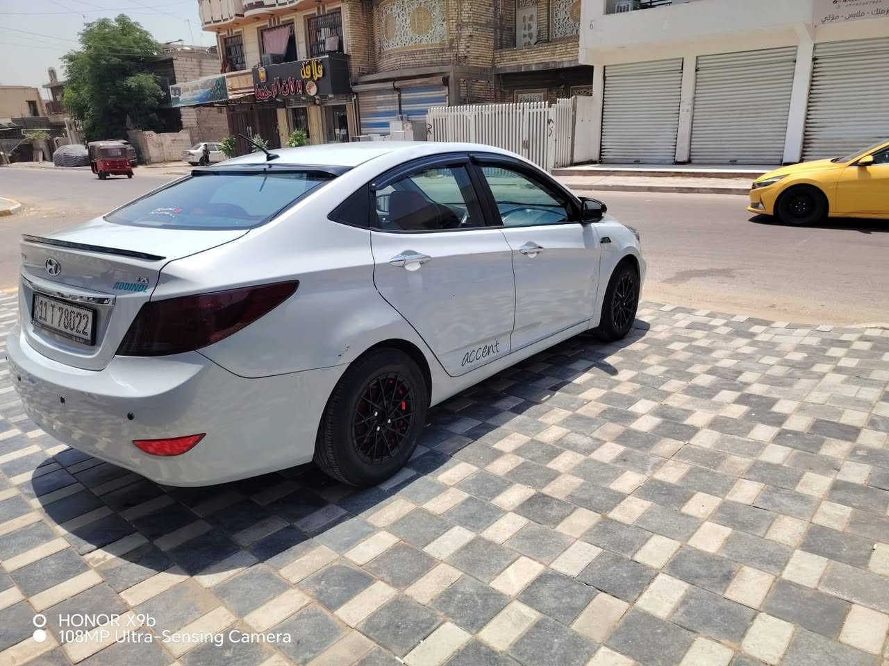 سلام عليكم سياره مديل ١٦ اكسنت البيع خليجي مكينه دوش قطرتين حساسات كامر مكينه كير تخم تير جديد حداديه مكفولات رقم انكليزي بيه قطعتين صبق سنوي٣١ مكان بغداد سعره٨٤وبيه مجال حق الجيه رقم ***********
