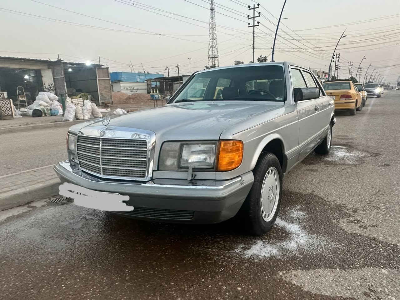 مارسدس جانبو مديل ١٩٩٠ فول مواصفات حداديه جديده كصه جنطه شغل باجات 
مكان عماره
سعر 55
.مكان عماره
***********
