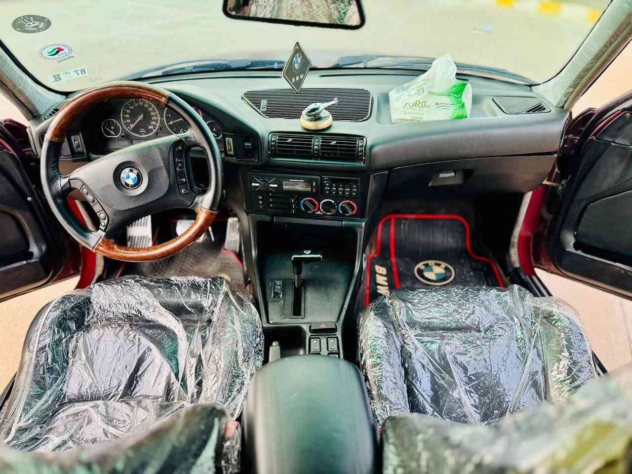 بسم الله الرحمان الرحيم BMW  محرك 525 بلادي كير اتومتيك موديل 1992مواصفات فول فول سلايت ايبيس قفل مركزي زينون كشنات كهربائية تبريد مركزي استري كهربائية داخل صاج كير محرك صدر تايرات كهربائية تبريد شرط سنوي جديد رقم دولي اخوان شراي خابر تدلل عنوان كركوك.  ***********.  ***********.
