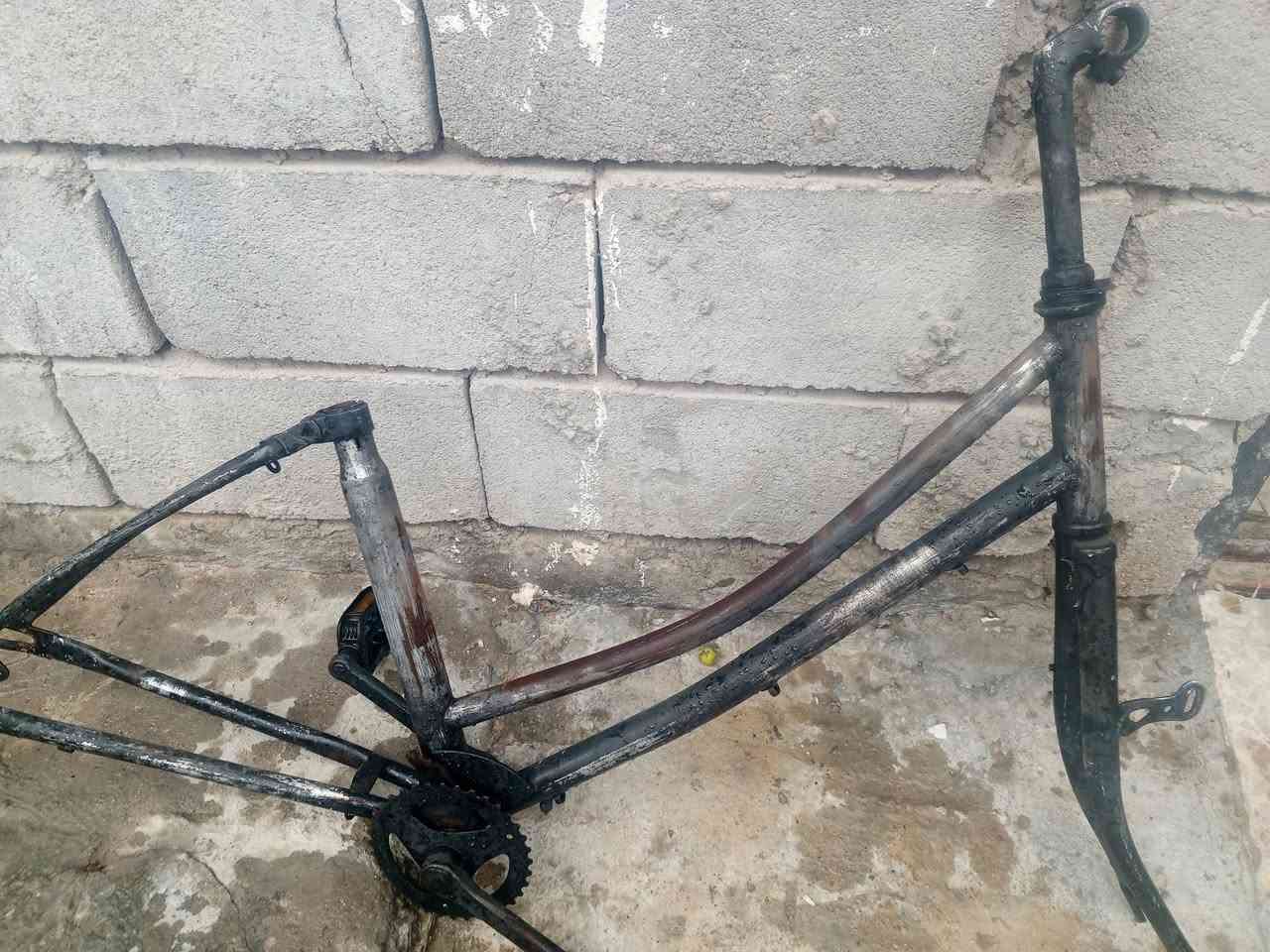 غراض بيسكل للبيع سعر 25 مكان بصره ***********
