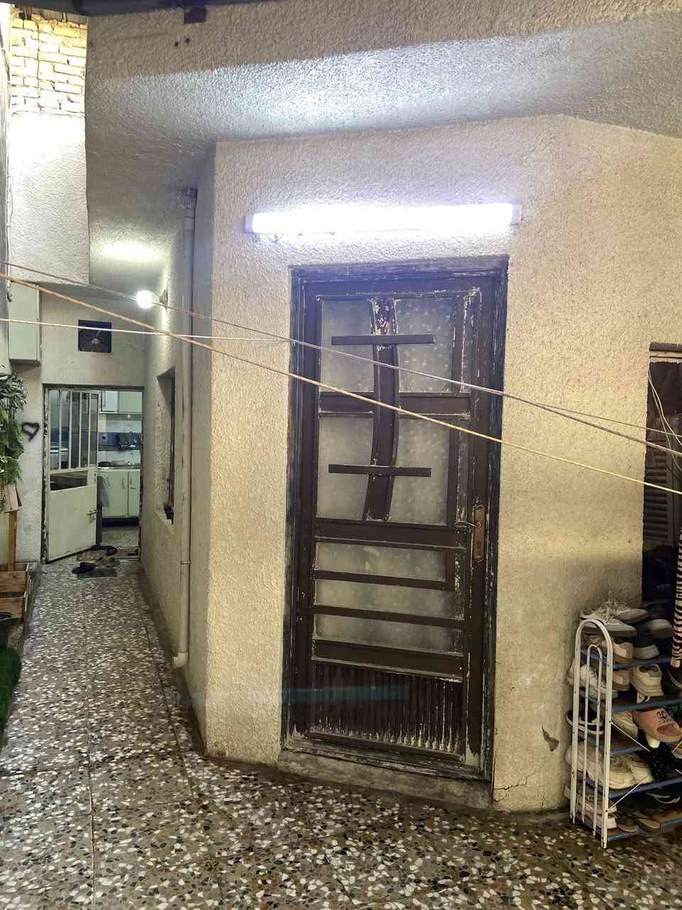 مشتمل 100م طابو صرف الثراث
السلام عليكم 
مشتمل 100م طابو صرف بأسمي 5*20 غرفتين نوم وكراج وصالة وحولي مدخلين البيت ومطبخ وحمام وتواليت داخلي وتواليت خارجي التراث شارع 60 ثاني فرع يمين والثاني يسار للاستفسار 
*********** و *********** 
السعر المطلوب 135 مليون وبي محال
