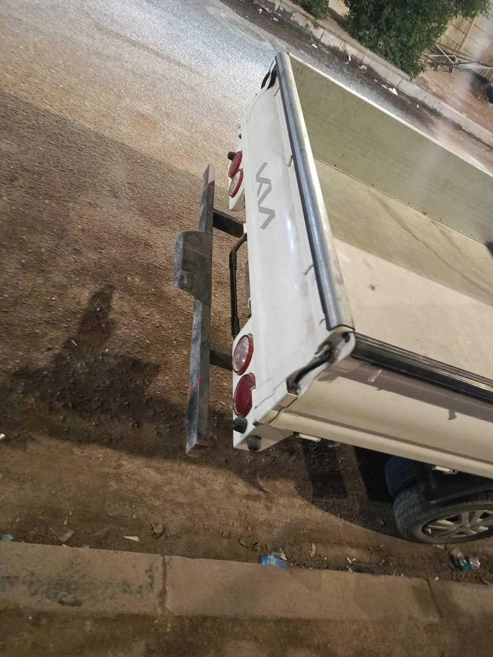 السلام عليكم سياره بنكو موديل السياره 2022
رقم بصره سياره جديده كل شي كهربائيات تبريد 
سياره ماشيه 60 العنوان البصره المنطقه الشمشوميه 
***********  
بيها ضربه على البريد بالصفحه 
يتواصل على هذا الرقم 
سياره باسم الشركه
