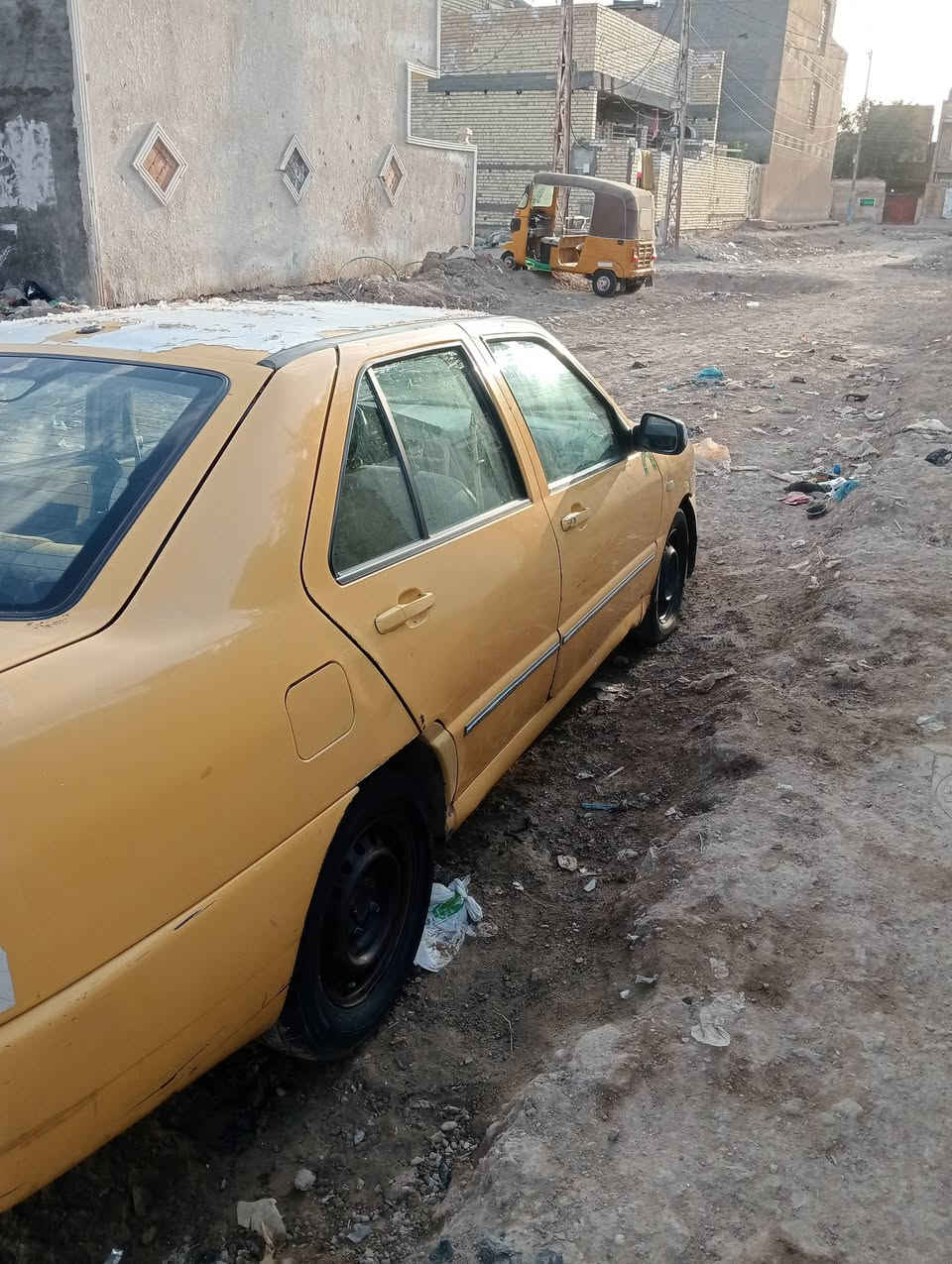 سلام عليكم من رخصت الادمن كوين موديل 10 مكينه كير بلادي سياره جاهزة فقط مكينة بيها صوت تشتغل طبيعي رقم بغداد صاحبة موجود عنوانه أوراق كاملة دوشمه كلها تخم تاير جديد باتري جديد صدر كله كولف امامي والخلفي تريد بواري ما مربوطه  سعره 12 ورقه صاحبة شوية ضايج لئن بايعها صار هواي ومحد مخابره على تحويل حسب كلامه من خابرته  سعره 12 هيئه سنتين غرامات صفر سنوية ساقطة  ***********
