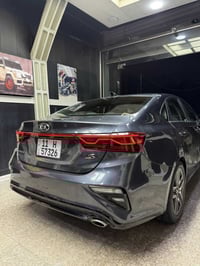 كيا فورتي2019 S حادث جدآ بسيط صندوك وقطعتين كلير من امريكا بدون دواخل ...