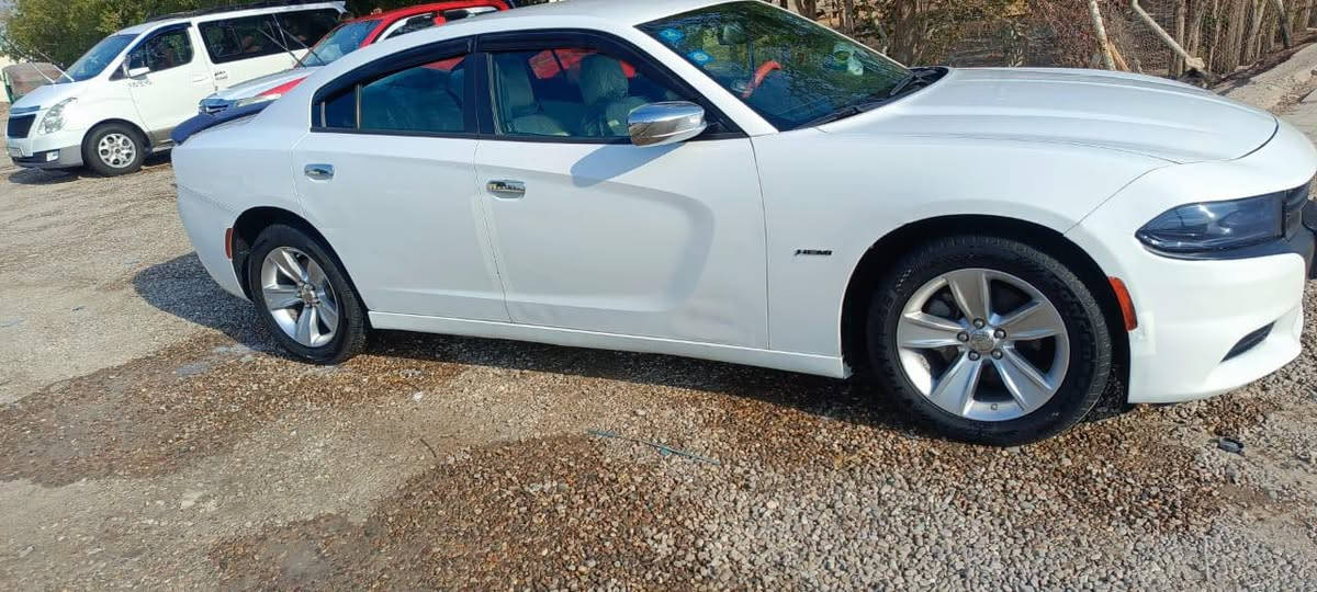 السلام عليكم جارجر  موديل 2016 رقم بغداد مشروع وطني تحويل ثاني يوم سيارة كفالة جاهزة من كل شي مابيهة اي نقص مكينه 3600 تو ويل  السعر شدتين اخوان مكلف بالنشر رقم صاحب السيارة ***********
