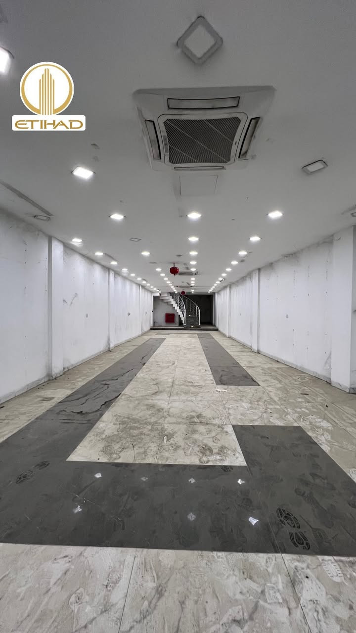 #مكتب_الاتحاد_لتجارة_للعقار
🏛عمارة للايجار حي المصارف 🏛 

◀️تقع على شارع المصارف الرئيسي قرب أرشد الزيباري ⭐️

◀️ مساحـة 270متر 🏛️

◀️واجهة 11متر 🏛️

◀️مكونة من اربع طوابق ومصعد وسلم طوارئ خارجي ⭐️

تفاصيل اكثر يرجى مراجعة المكتب
___________________________________ 

         🏛️مكتب الاتحـــاد للعقار 🏛️

الفرع الاول : شارع المصارف الرئيسي قرب أرشد الزيباري 

الفرع الثاني: الصديق بداية سايدين البحرين

☎️***********

م. عبدالله العبيدي
