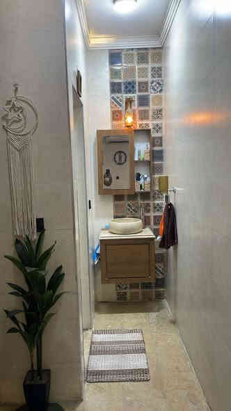 يالله
دار البيع في بغداد الاسكان 
مساحه 67 اونص  واجها  7او نص متر نزال 9 متر 
بناء حديث شارع عريض
يحتوي الدار على ثلاث طوابق +حديقه + كراج  
الدار ينباع مع الأثاث الاستفسار اكثر مكتب الغدير 2
الهاتف ***********
