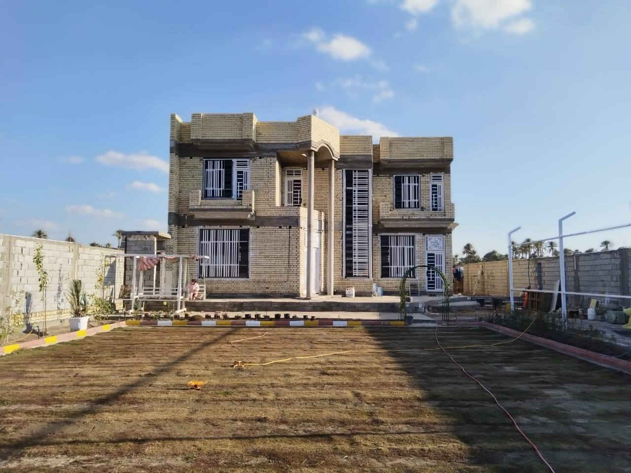 🏡 دار للبيع – فرصة مميزة
📐 المساحة الكلية: 1000 متر
📏 الأبعاد: 20 × 50
📜 الطابو: زراعي صرف – سند 25
✍️ تحويل مباشر باسم المشتري
🏗 مساحة البناء: 480 متر
⚡ الخدمات متوفرة بالكامل:
(كهرباء – ماء – تبليط)
🏠 تفاصيل البناء:
دار مكوّنة من طابقين
🔹 الطابق الأرضي:
غرفتين نوم
هول
استقبال
موزع
مطبخ حار وبارد
عدد (2) مجمع صحيات
🔹 الطابق الثاني (نظام شقة معزولة):
غرفتين نوم
هول
مطبخ
صحيات
📍 الموقع:
كربلاء المقدسة – قضاء طويريج
مجمع الفرات خلف محطة النهرية
(مقابل الكوي)
💰 السعر: مناسب وقابل للتفاوض
📞 للاستفسار:
***********
📲 واتساب متوفر
