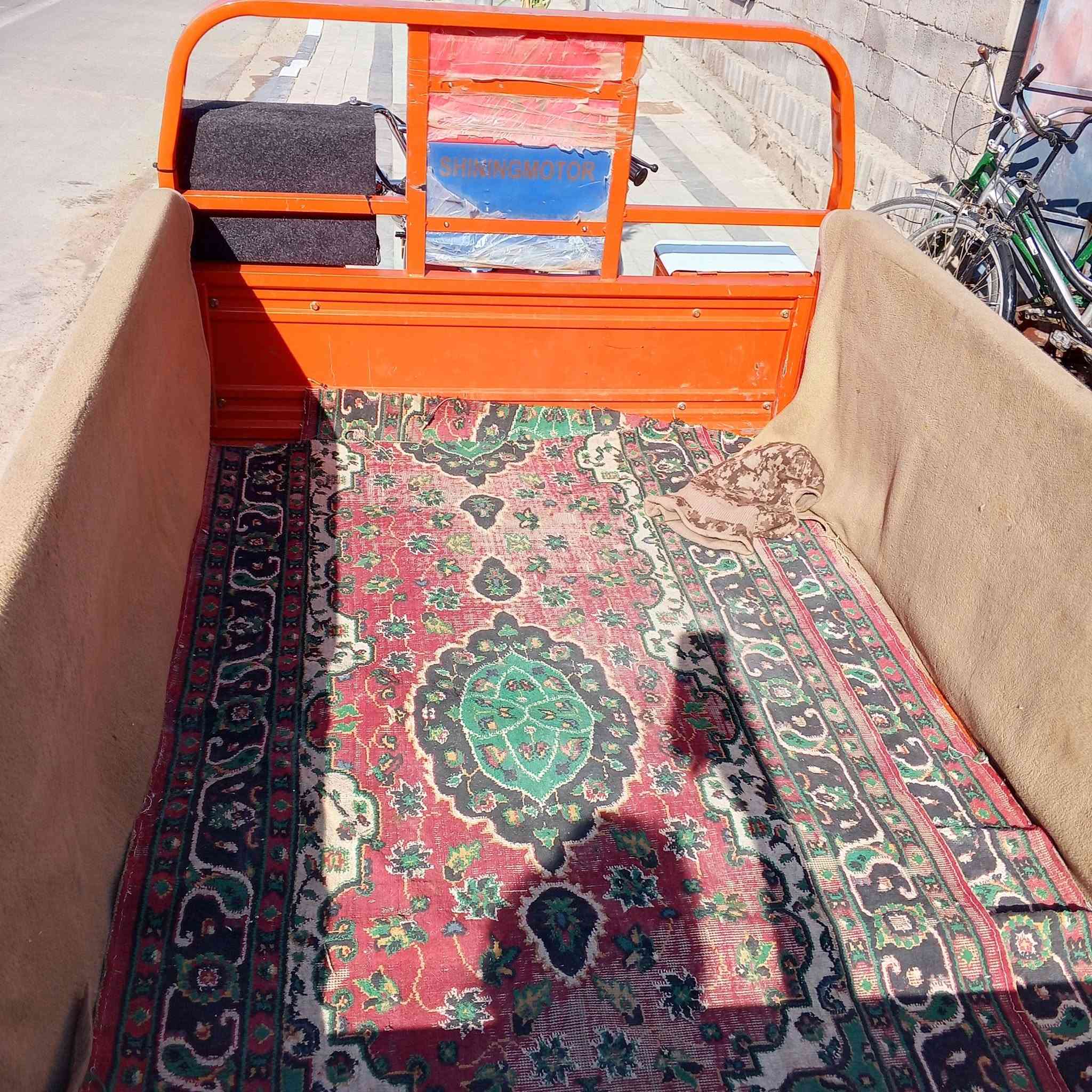 سلام عليكم ستوته للبيع,  مديل 23 طلع 26 كفاله عامه من كلشي رقم وسنويه ***********متواجد السعر 3700المكان بني منصور
