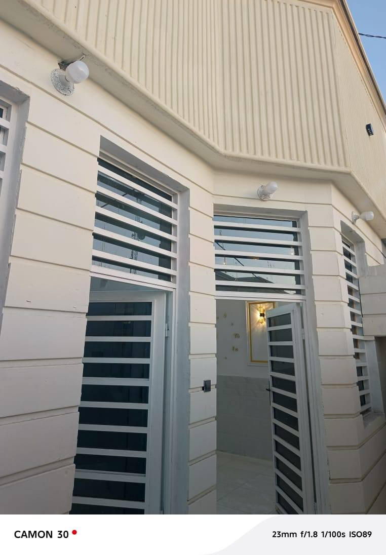 دار للبيع في النجف الأشرف
📍 الموقع: النجف – عمود 320 مقابل قريت الغدير
📐 المساحة: 110 متر مربع
📄 الطابو: زراعي – سند 25 – قرار محكمة

مواصفات الدار:
🛏 غرفتان نوم
🛋 صالة
🍽 مطبخ
🧑‍💼 استقبال
🚿 حمام داخلي
🚻 حمام خارجي

🏗 نوع البناء: طابوق، الأساس والسقف صب

💰 السعر: 48مليون دينار عراقي (قابل للتفاوض)

☎️ للتواصل: ***********
 #عقارات #
