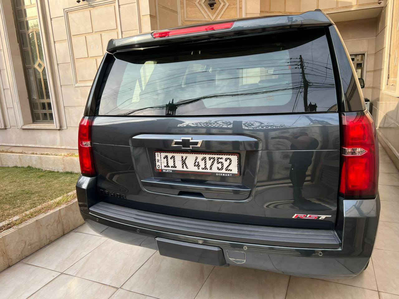 تاهو موديل 2019  ) امريكي اعلى مواصفات  فورويل سلايد ماشيه 93000ميل
حالة السيارة ممتازه صيانه 100% 
‎المواصفات:
‎فول مواصفات 1/1
‎8V 5.3 محرك
‎سلايد (فتحة قمارة)
‎كراسي جلد 
‎كراسي كهرباء
‎كراسي خزن(ميموري)
‎كراسي تدفئة+تبريد
‎كراسي خلفيه كهرباء
‎كراسي خلفيه تدفئة
‎تبريد خلفي شاشه
‎رادار
رادار جانبي
نظام الحفاض على مسار السيارة
قيادة ذاتيه
‎كروس سرعه
‎خمس بصمات
‎فول تحكم استيرن(جهتين امامي+جهتين خلفيل
‎استيرن كهرباء
‎استيرن تدفئة
‎شاشه عرض الأعطال 
‎صندوق كهرباء(شفط)
‎فتح صندوك تلقائياً عن طريق القدم
‎دبل گير(عادي+اوتوماتيك)
‎دبل حساس(امامي+خلفي)
‎نظام تحكم بمستوى الضوء الداخلي
‎مانع تزحلق
‎پدل كهرباء (تحكم كهربائي بالبريك و البنزين)
‎نظام فتح الابواب لاسلكياً
‎فورد ويل
‎شاشه اماميه كبيرة اصلية
‎كامره خلفيه 
‎تشغيل عن بعد
‎قاصة سرية
‎اشارة بالمري
‎مري كهرباء(شفط)
لايت LED
LED امامي
سيتم صوت ماركة BOSS
رقم ومكان السيارة اربيل  
السيارة معموله ppf
دعامية فقط صبغ موضحة بصور الحادث والسونار
مكان سياره بغداد نفق الشرطه 
تلفون ***********
