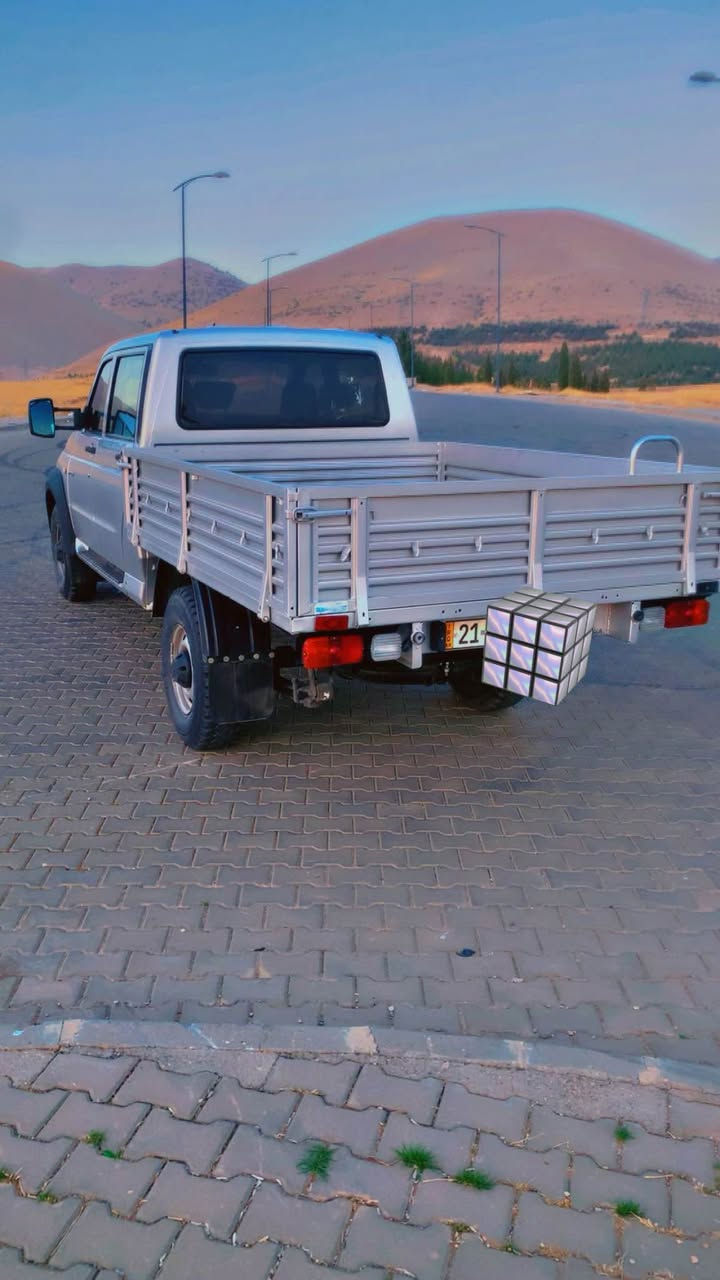 ‎💯پيكاب واز روسي 4x4🇷🇺2020🇷🇺
‎اشياى نفس واز 2011و 2017 ييه
‎بنزين فول مواسفات گير عادي سفري شريكه رقم سليمانى تا 2030 تازه ييه 27 هزار كم چوه تبريد مركزي تحديد سورعه جامي پيش و دوا هيتر ٥كشن هيتر  سوكان هيتر ٤تاييه نوي شاشه مكينه 2700 دبل اكسل  سعر$112
*********** السليمانية, العراق
