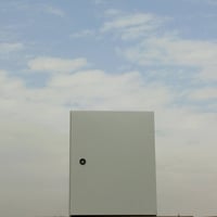 🔌 نوفر لكم بوردات كهرباء معدنية عالية الجودة، مصمّمة لتحمّل الظروف الج...