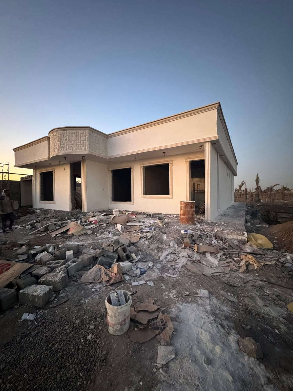 بسم الله والحمدلله 🙏كادر نعمل كافه لاعمال لبخ سقل خشن تشميع  وتشطيب للواجهات بغداد  الدوره  البوعيثه: *********** واتساب او اتصال 📞
