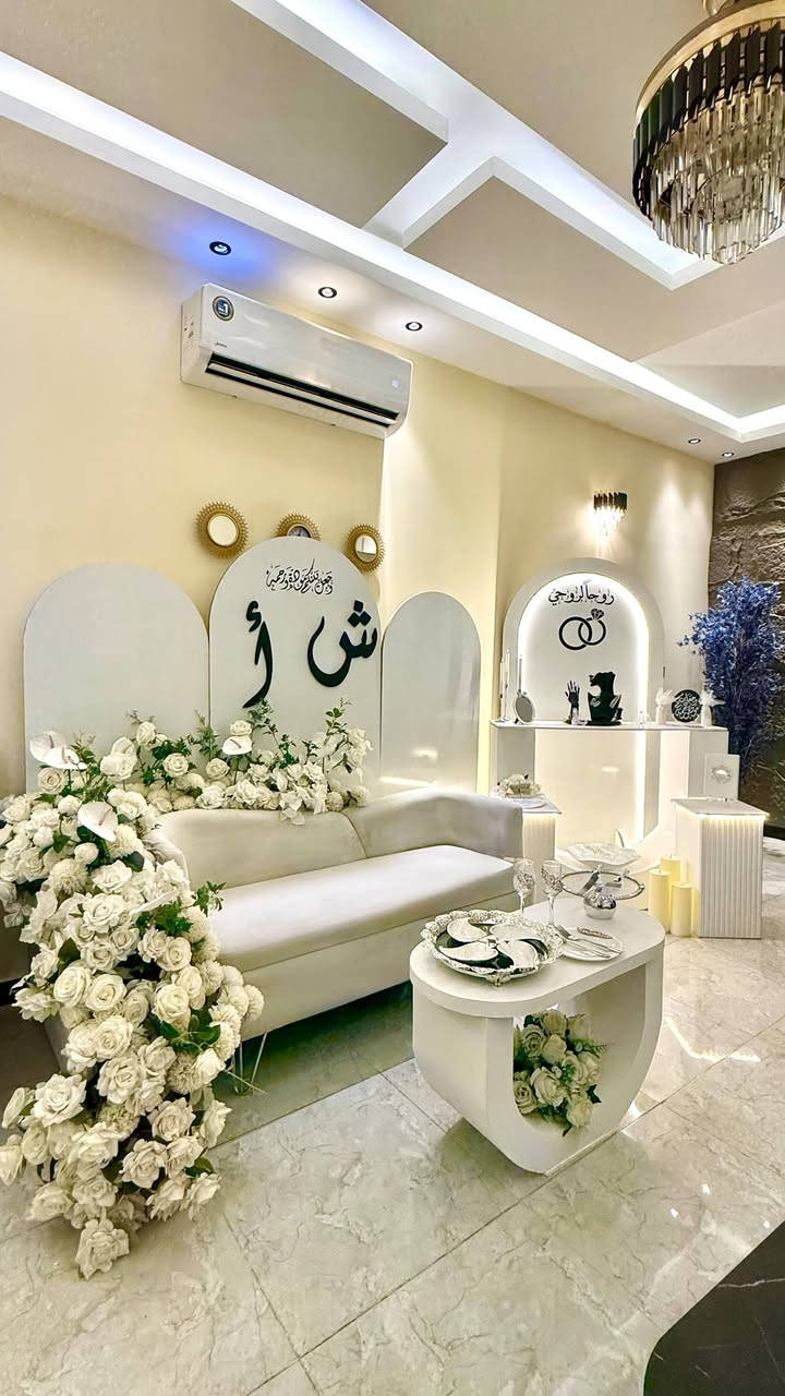 كوشة كامله للبيع مع الورد والشازيلون 
للاستفسار خاص او 
*********** وآتساب
