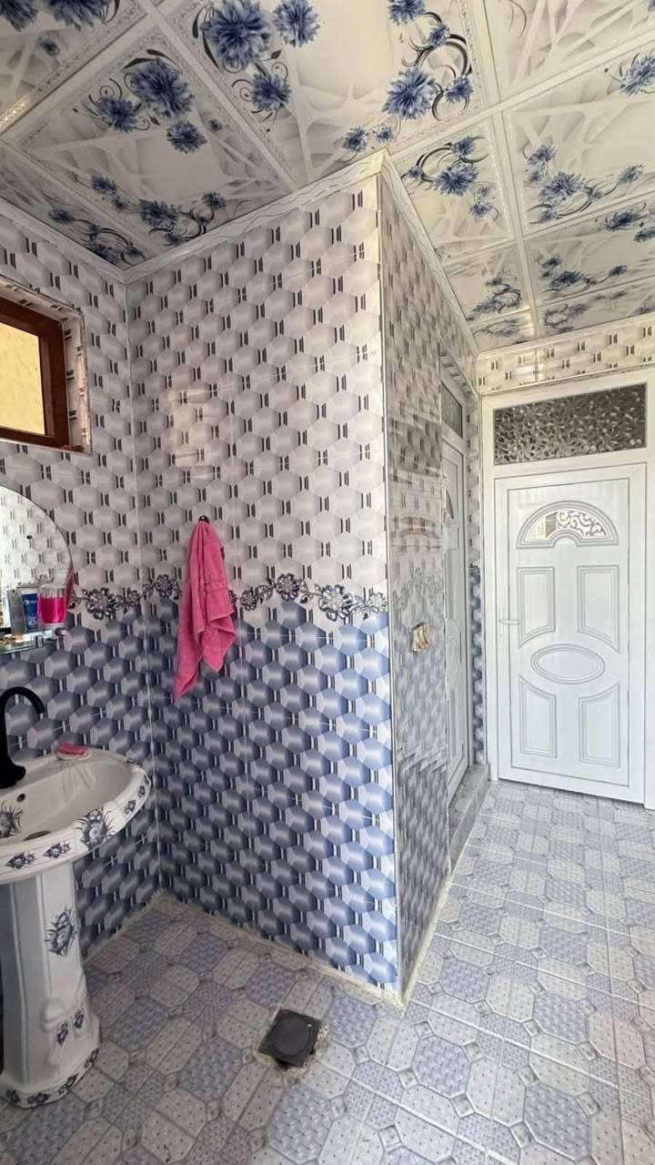 دار للبيع حي ملايين الاولئ خلف الگمرك

مساحة 200.متر 

طابقين 
5.غرف نوم + هولين + إستقبال + مطبخ 
خدمات كاملة ماء + كهرباء + تبليط 

سند بستان ملك صرف 25

عقارات دعاء الخير
حي العربي الشارع العام قبل تقاطع العريان

*********** - ***********
*********** - ***********
