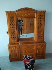 غرفه نوم خمس أبواب خشب صاج خمسه نضافه فول السعر 750وبيها مجال للشراي 0...