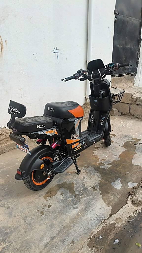 پاسکیل شەحن 16ی بوفروشتن زۆر پاکە بێ عەیبە  سعری 350 مەجالی تیایە عینوان کرکوک :*********** كركوك, العراق
