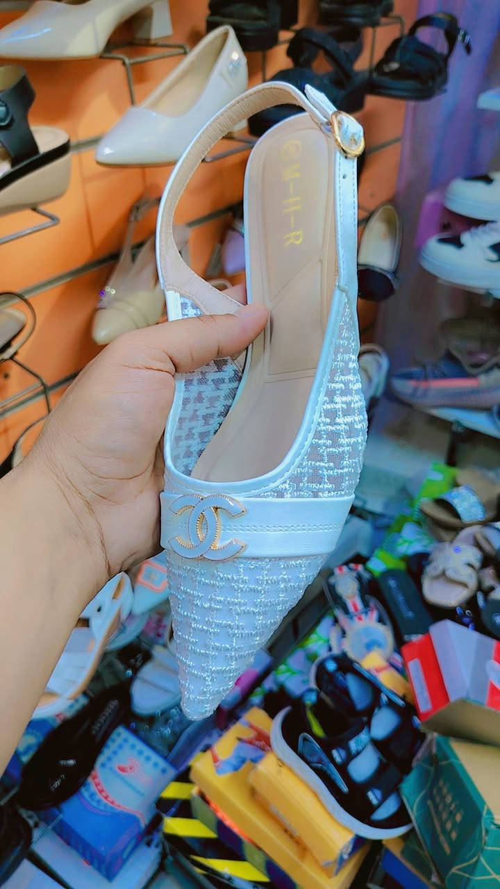 عرض خاص 😍
السعر بلاش 😍
كعب درجه اولى 😍
العنوان بابل القاسم شارع ام عياش مقابل مركز السلوان 
محل مصطفى علوان 😍
واتساب ***********
