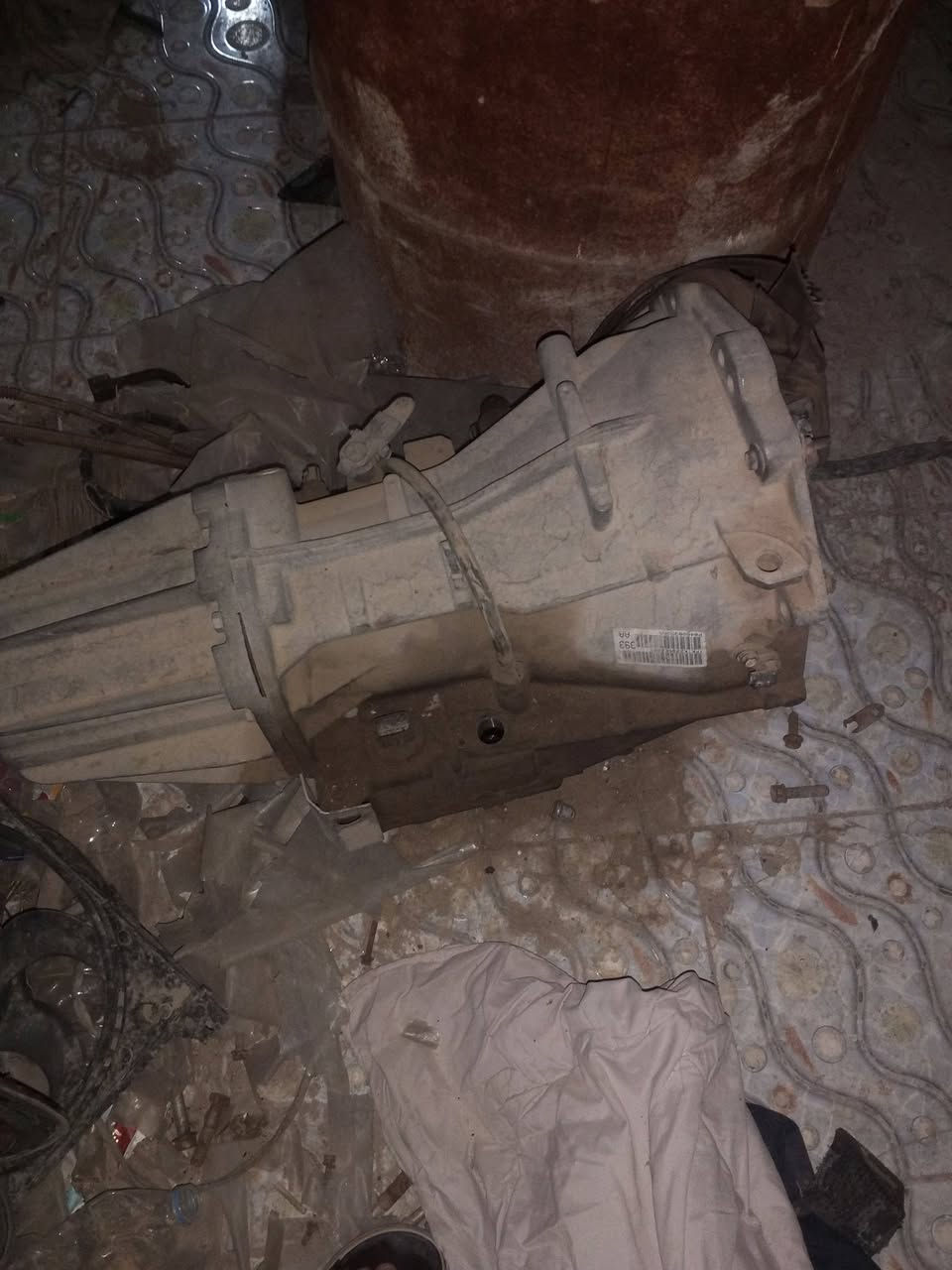 السلام عليكم عندي عربايه مراوح وجير خمس فيش عربايه من 11 ما فوق بصره القبله سوق الكبير ***********
