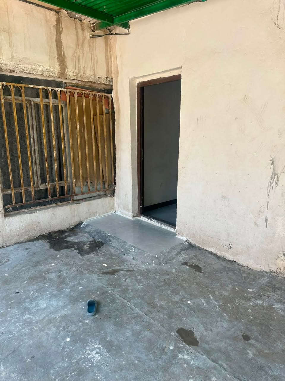 سلام عليكم بيت تجاوز للبيع مكانه بغداد الدوره ***********
