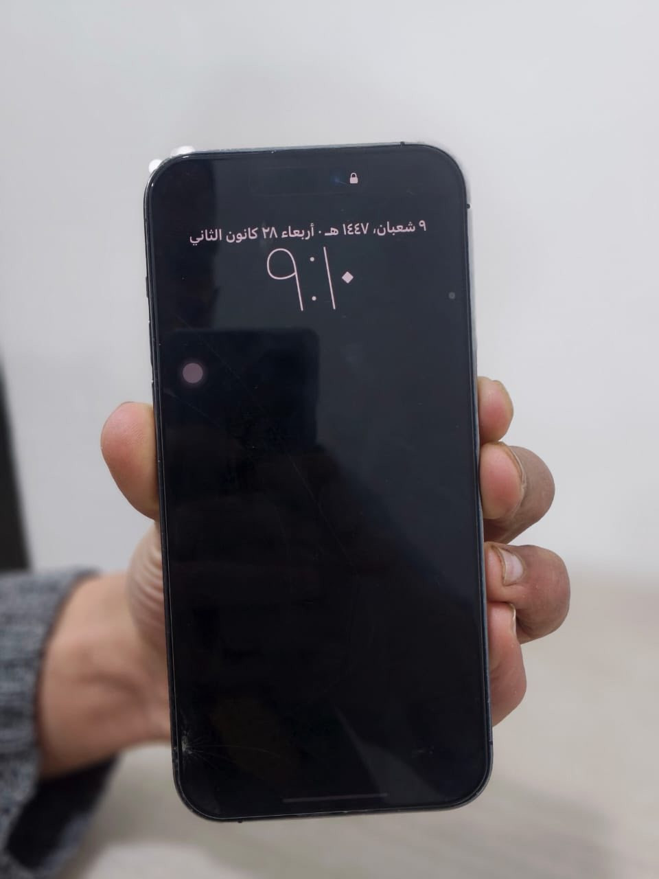 14 برو ماكس للبيع ذاكره 256  فقط فطر بل كلاسه جهاز ممفتوح كله شغال بطاريه 78 سعر 650  نهايته  مع شاحنه اصلية عنواني ديالى بعقوبة  هذه رقمي ***********
