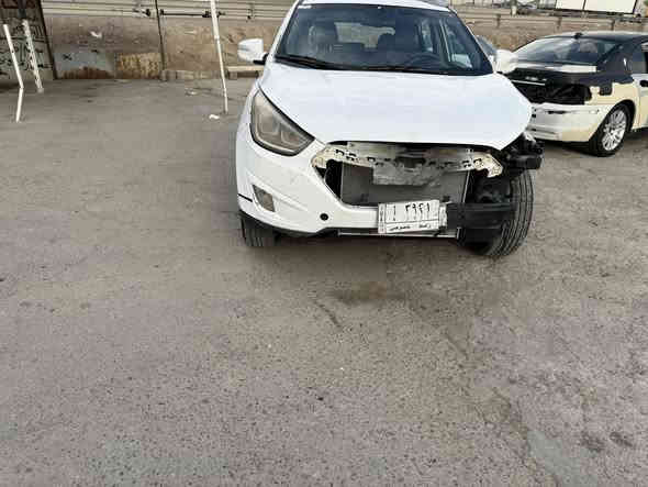 توسان خليجي موديل 15رقم واسط صار بيه حادث ابيعه على وضعه سيارة شغاله وتمشي مكانه سيارة بغداد *********** سعره 98 مجال قليل
