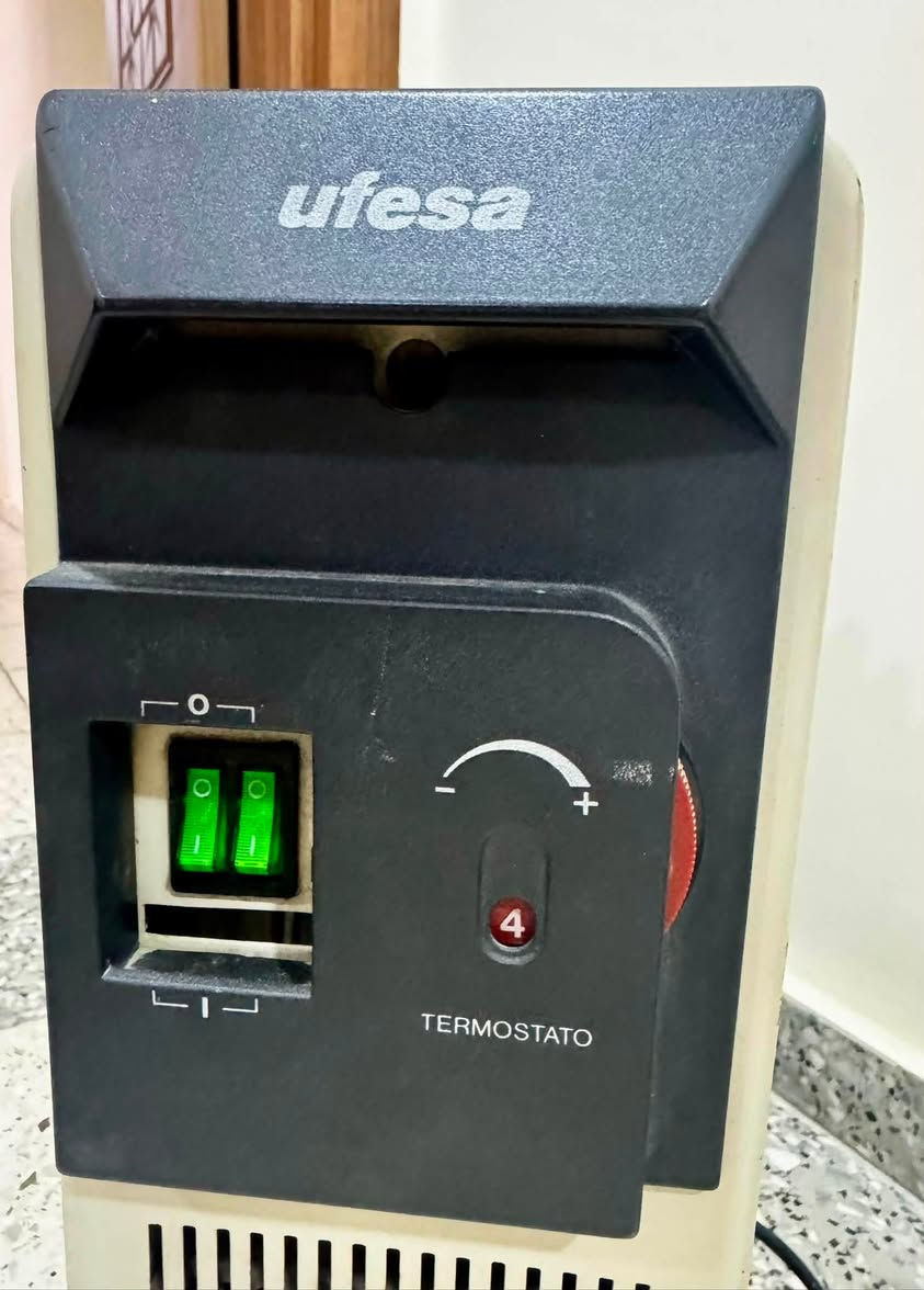 صوبة زيتيه مستخدمة ماركة ufesa الأسبانية مابيها شي شغالة وحرارتها ممتازة تفيدك بالشتا تحتوي على 11 ريشة حرارية سعرها 40 الف ..


**إذا كنت صاحب هذا الإعلان وتريد حذفه لأي سبب، رجاءا أرسل رسالة إلى الدعم الفني**