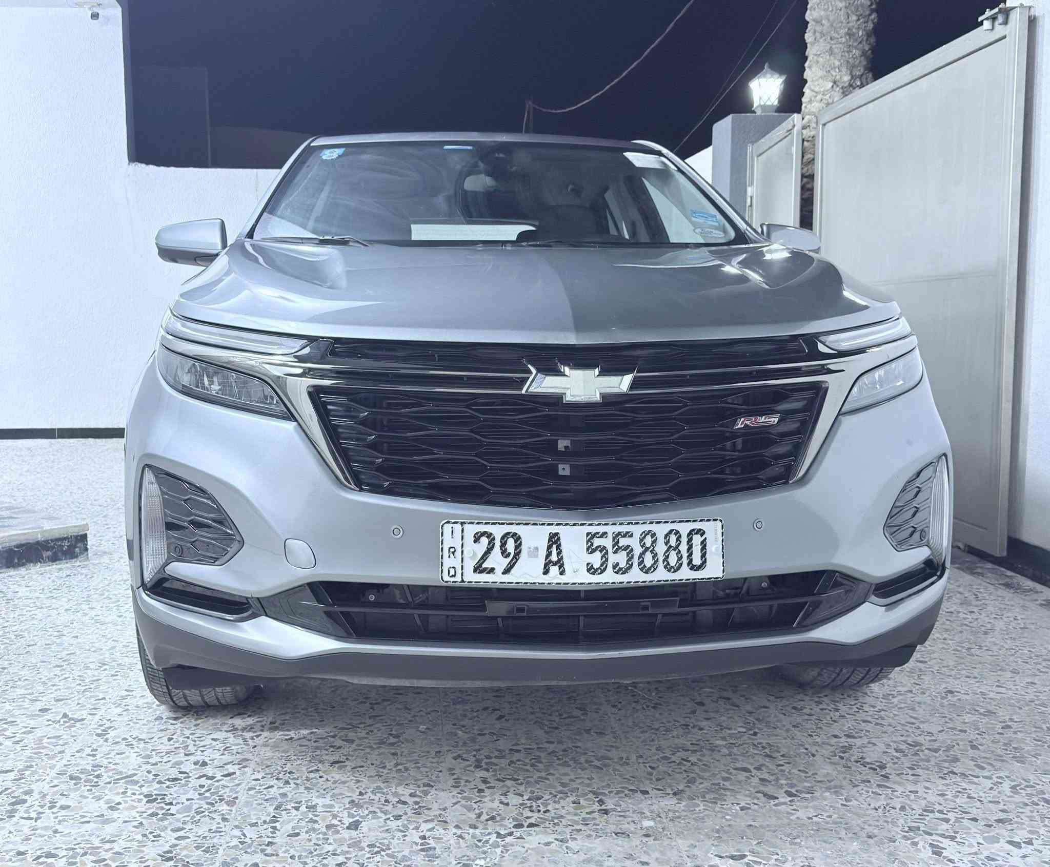شوفر ليت كوينكس 2024 الفئة 5Lt كامرات فول مواصفات ماعدا الفتحة دخول جديد مرقم واسط مميز ماشية 20 الف حادث خفيف بدون تبديل بدون دواخل بدون ايرباك صبغ ربع جنطة فقط
182 وبيها مجال بسيط 
***********
