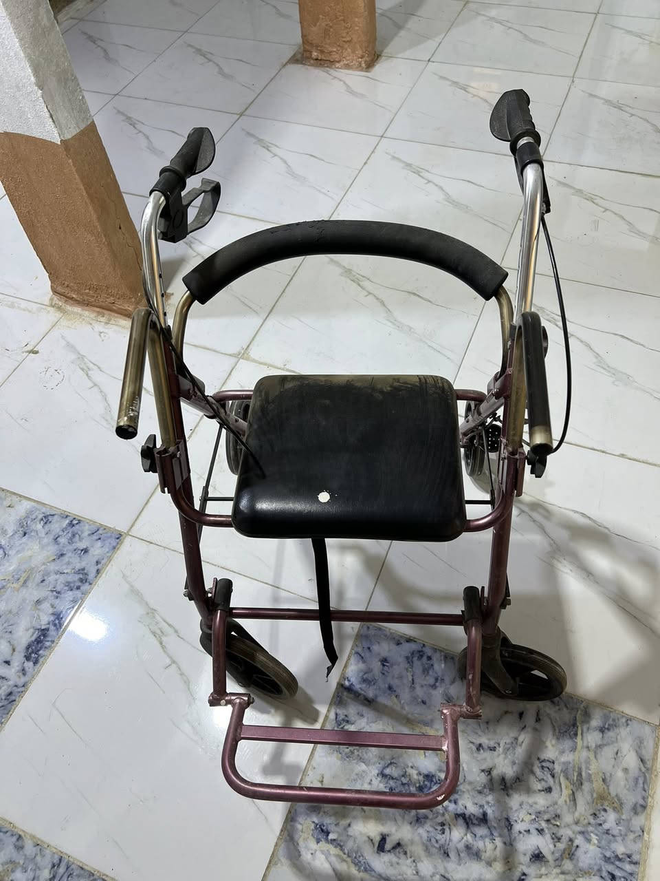 غراض لبيع مال البيت مكيف طنين شرط ضمان سعره ٢٧٥
غساله يابانيه سعره ٦٥

غساله تجاريه ٥٠

كرسي معوقين سعره٤٠

عنوان حي اريدو رقمي ***********
