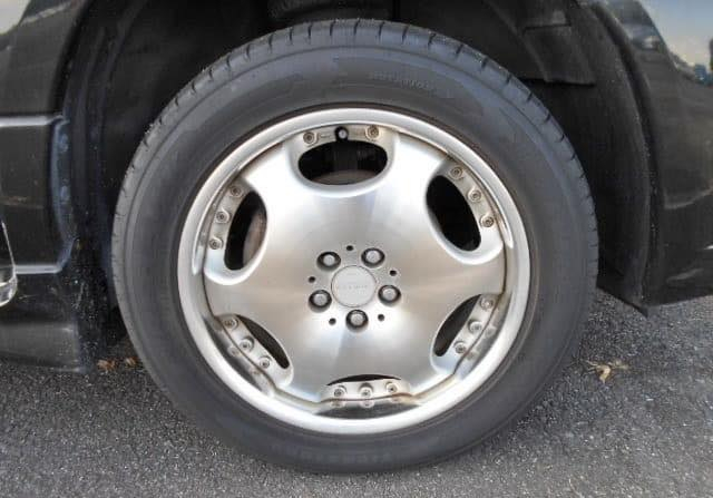 سلام عليكم للبيع ويل كب مارسدس اصلي حجم ١٨ مال حاويه جديد جداً تخم تاير جديد سعر ٣٥٠ وبيه مجال مكاني كربلاء 
***********
