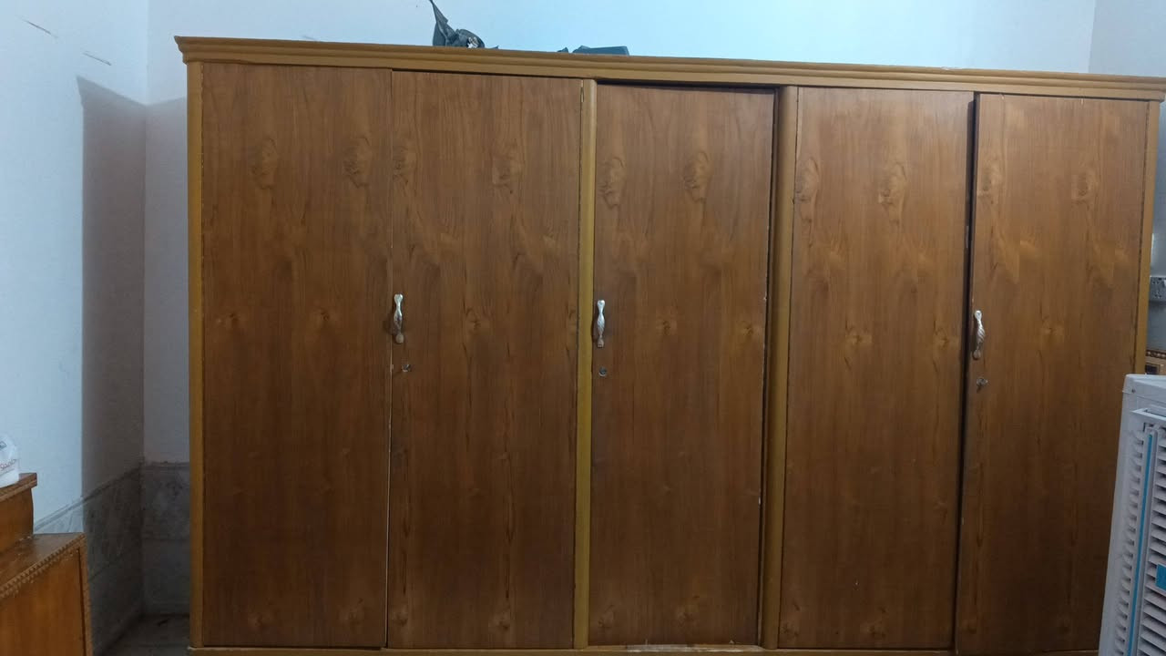 سلام. عليكم  كنتور وراس جربايه لبيع
سعر ٢٠٠وبي مجال لشراي  رقم ***********.
