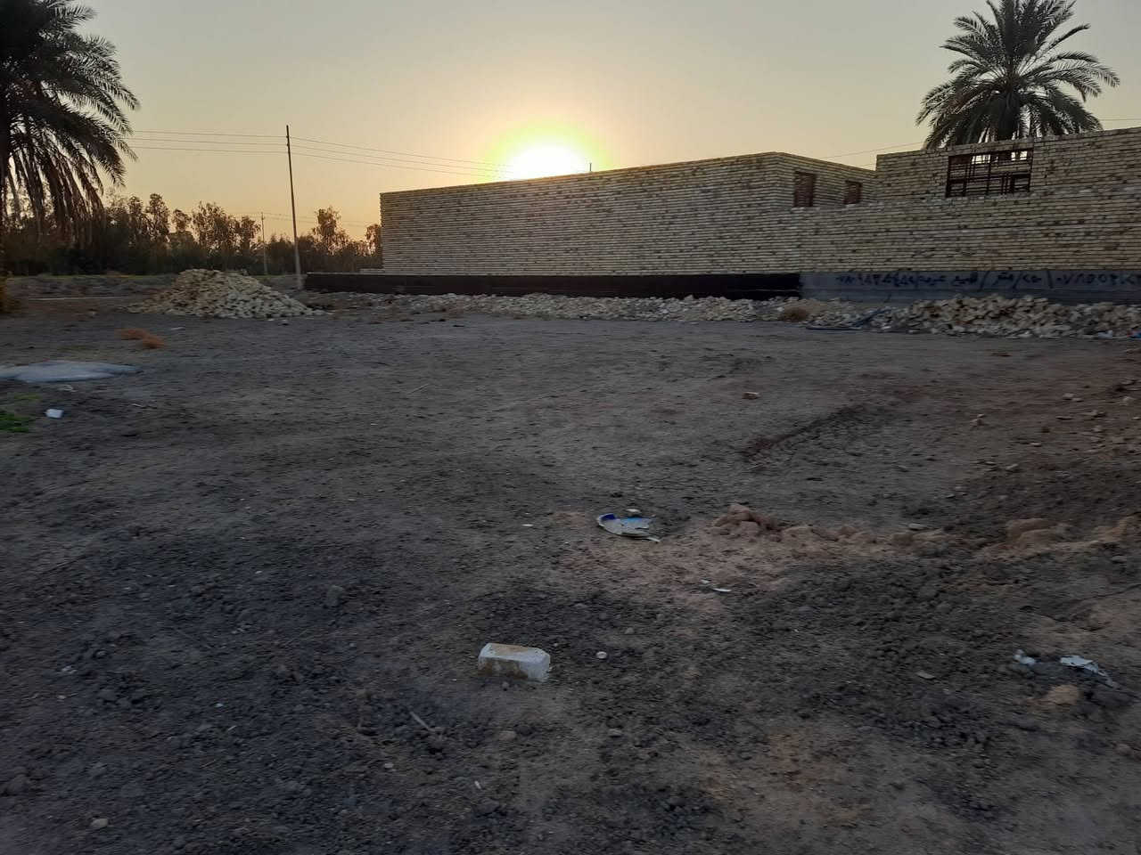 قطعة ارض للبيع بگاع علي فاضل مرحب 250 متر قريبة عالبزل الرئيسي، ماء وكهرباء ومولدة خدمات كاملة سند 25.
***********
