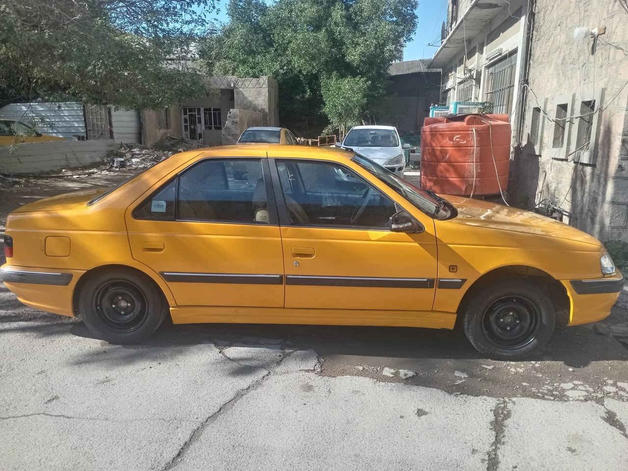 السلام عليكم 
بيجو بارس موديل 2018 السيارة مكفوله بس بيها طخه بالبنيد و بيها تبخير اول متشتغل وبيها منضومه غاز 60 لتر بيها دوشمه ارضيه و كشنات و بيها تنته المكان الكرادة كمب سارة قرب جامع الشاكري السعر 60$ وبيها مجال للطيبين 
الرقم ***********
