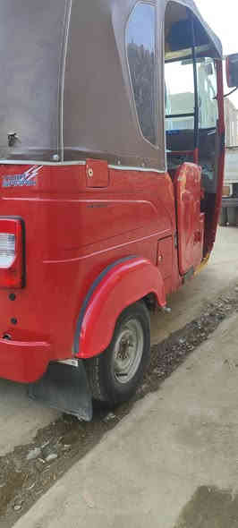 السلام عليكم تكتك للبيع موديل 22 شهر 6 رقم نكليزي كشر كفالة عامه المحرك مجفت تجفيت شركة وبي ضمان من تبخير وتنفيص بيه شخوط بسيطه السعر 7850وبيه مجال بسيط 
مكاني بابل /القاسم 
‏‪0782 744 5575‬‏
