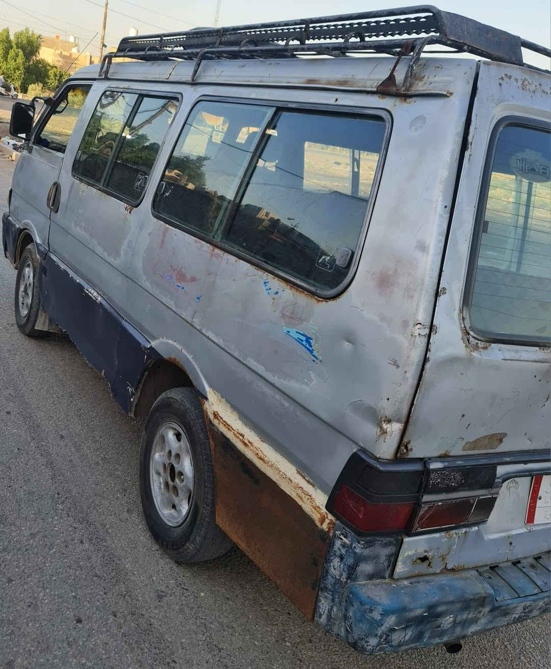 السلام عليكم سياره كيه للبيع موديل ٩٦ رقم بغداد ألماني كير ومحرك واكسن خير من الله صدر أمامي وخلفي جديد تخم تاير زينات باتري نظيف سياره جاهزه المكان الدوره هور رجب السياره صاحبه يريد تحويل لاتصال على لأرقام التاليه *********** - - *********** أبو علي الشمري
