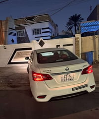 نيسان سنترا 2025 تجميع صيني كفاله عامه محرك 1600 ماشيه 22 الف كيلو متر...