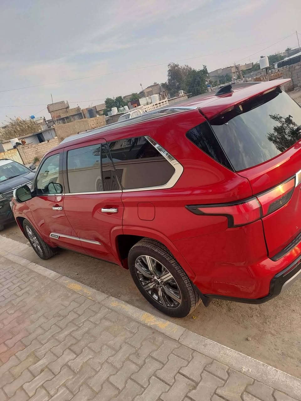 للبيع تيوتا سيكويا 2023 كابستون capstone أعلى فئة فول مواصفات محرك 3.5 تون تيربو هايبرد 
كشنات تدفئه تبريد امامي خلفي 
رادارات امامي خلفي جانبي 
نقطة عمياء 
كامرات 360 
دوسات كهرباء
جنطه كهرباء
راكب 7 
تحديد مسار 
ويل 22
بردات خلفيه وب7 راكب 
صندوق ذكي يفتح عند الاقتراب
وبعد هواية كلش هواية مواصفات بيها 
حادثها  موجود بالصور 
السيارة موجوده ديالى بعقوبة 
للاستفسار الاتصال 
***********
