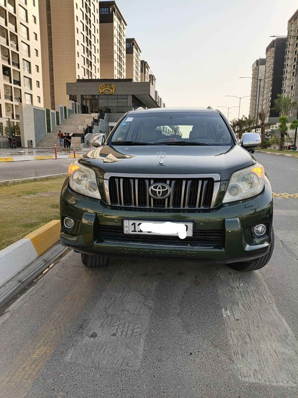 للبيع برادو 12 محرك 6سلندر تبريد 3قطع دبل تانكي ،سبير تعليك ،بغداد، بأسمي .ماشيع 210الف .مابيه صبغ فقط دعاميات وبلاستك السبير  اشويه شخط بالجاملغ  كير محرك مكفول ،مواصفات  بصمه ،مي شفط ،كامره ،تقفيل الابواب والجام يصعد ريمونت ،تايرات جدد ،صدر جديد،بدايه جراد بالقماره ، فتحه سقف ، للاتصال *********** واتساب  عنواني بغداد،
