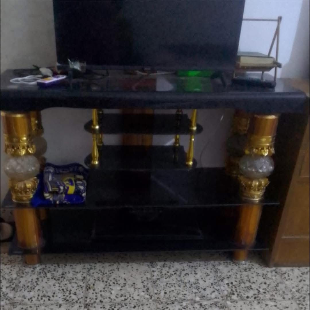 كاونتر 3 قطع 250
ميز تلفزيون 50 
المكان حي جهاد


**إذا كنت صاحب هذا الإعلان وتريد حذفه لأي سبب، رجاءا أرسل رسالة إلى الدعم الفني**