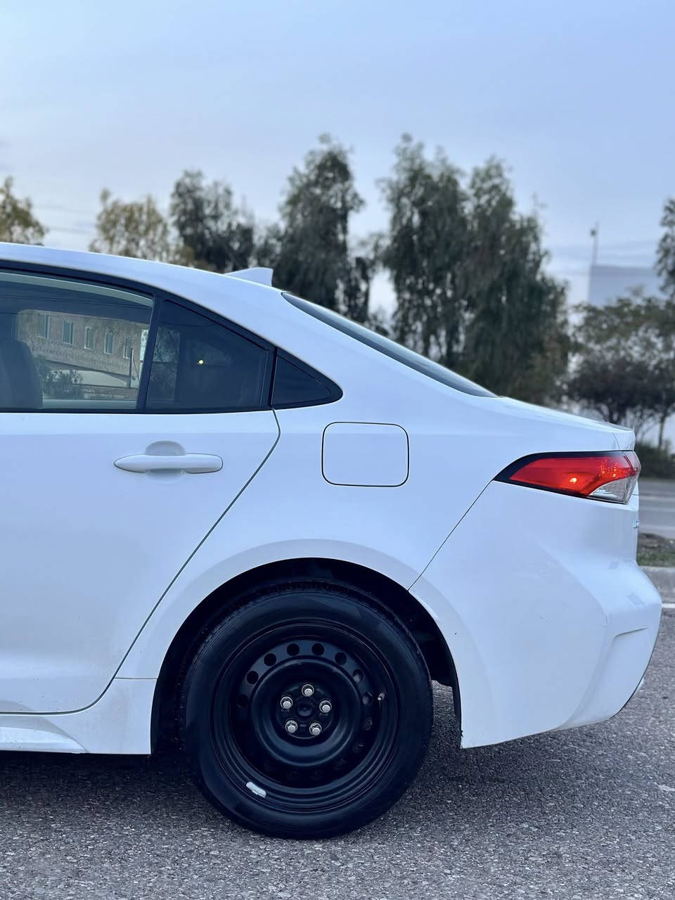 کورلا 2022 مواصفات LE  محرک 18 بنزین
صورة حادث موجود و مصلح ب تعدیل
و جاملغ سکن طلع کلیر امریکا
بدون دواخل بدون ایرباک بشرط
سیارة جدید و داخلي لونین حلوة
ماشي 47 الف میل
کیر محرک کهرابایات کل شرط
سنویة بسمي و جدید لحد 2030 دفتر بنزین بي
مکان / کرکوک

  واتساب ***********
***********
