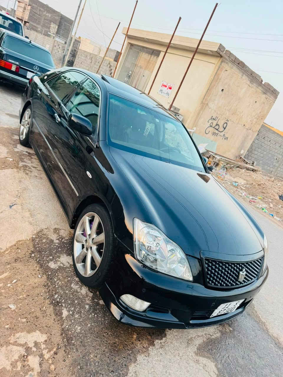 سلام عليكم 
شاهينه موديل 2007 شاصي 84 فول للخير 
سياره جديده بمعنى الكلمه مال جناي 
كفاله عامه فقط بيه صبغ بل يابان مدكر خلفي فقط 
والباقي كفاله تخم تاير جديد 
تحويل ثاني يوم باسمك 
رقم بغداد جوكر رقم حلو شبه مميز 
فتحه السياره تدفئه تبريد بل كشن 
برده خلفيه تحكم ستيرن كامره خلفيه 
كشنات الخلفيه منفصله تكم كهربائي 
ويل اكروم اصلي جديد مع تخم تاير 
السعر 160 
رقم الهاتف ***********
العنوان البصره
