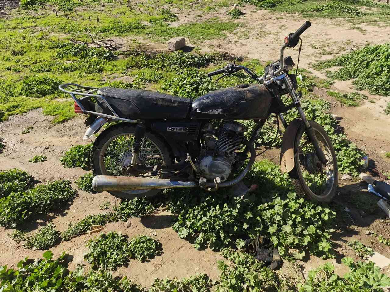 سلام وعليكم ماطور للبيع محرك150حجم
السعر150وبي مجال مكاني قريه العوسجه كياره رقمي***********
