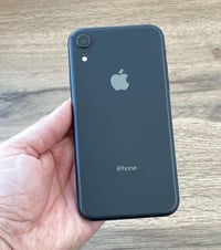 ايفون XR • ١٢٨ • بطارية ٧٩