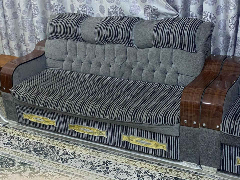 السلام عليكم تخم ومعرض للبيع التخم 10مقعد  سعر التخم 225وسعر المعرض 125 العنوان الزهراء للاستفسار الاتصال على الرقم ***********
