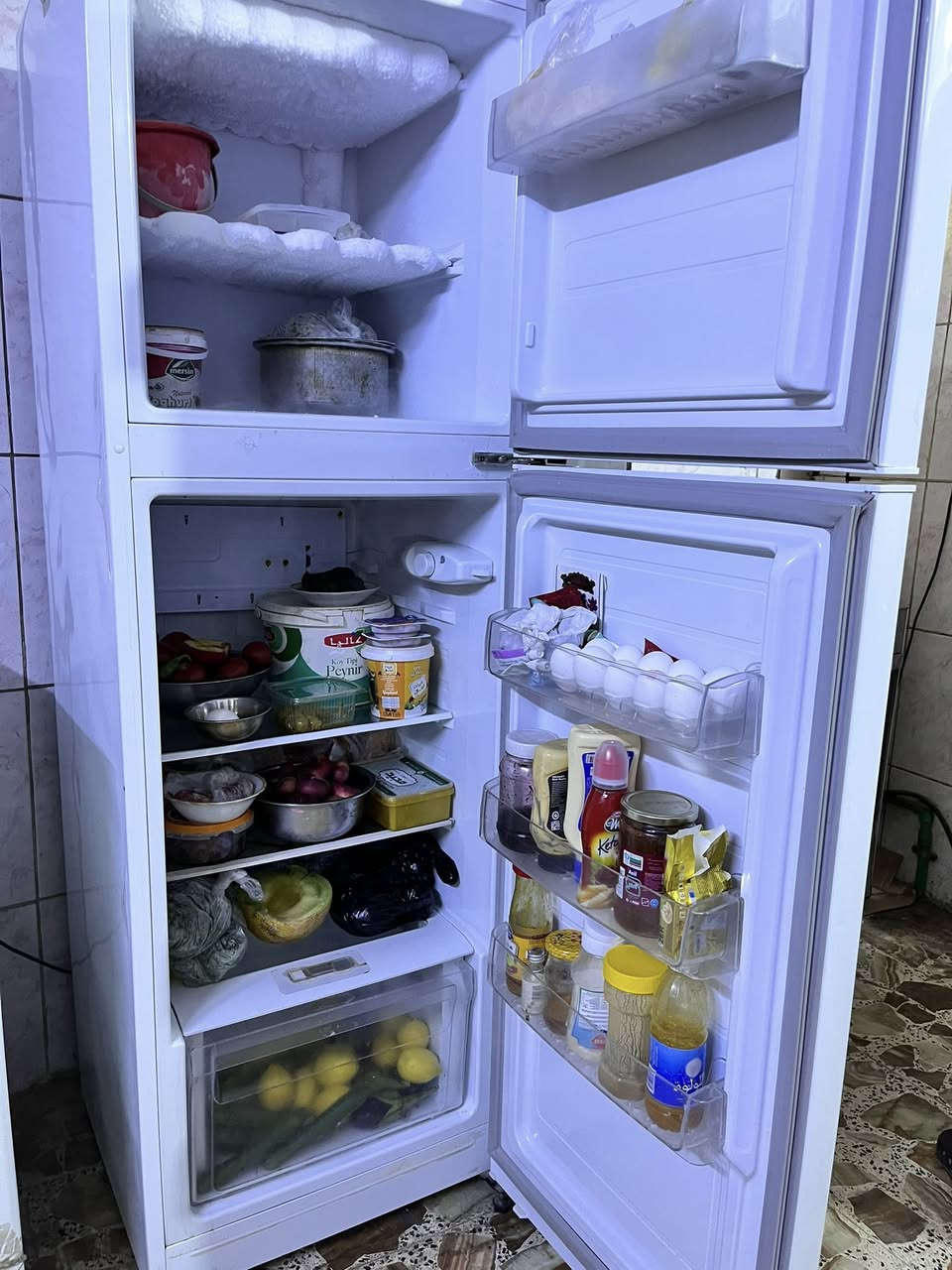 ثلاجة للبيع
نظيفة جداً استخدام قليل 
السعر ٣٠٠ الف وبيها مجال 
عنواني بغداد الحرية


**إذا كنت صاحب هذا الإعلان وتريد حذفه لأي سبب، رجاءا أرسل رسالة إلى الدعم الفني**