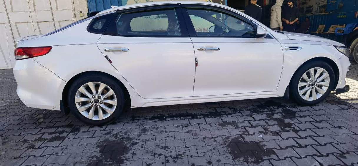 كيا اوبتما رقم بغداد وارد امريكي  بيه نص بنيد  صبغ موديل 16 شكل 17 السعر  118 قابل للتفاوض 
للأستفسار آكثر *********** هذه رقم صاحبه 
مكينه او كير مكفولات ماشيه 90 نضام ترحيب كشنات جلد كهربائيه  تدفئه بلكشنات تدفئه بلستيرن ثلاث وضعيات قياده  مري شفط  وقلاب وترحيب بلمري خزن كشنات خزن ميموري تبريد قطعتين  بصمه ابواب عدد 2  حداديه جديده تخم تايرات جدد سياره جهازه تبريد قطعتين مكان سياره كربلاء, العراق
