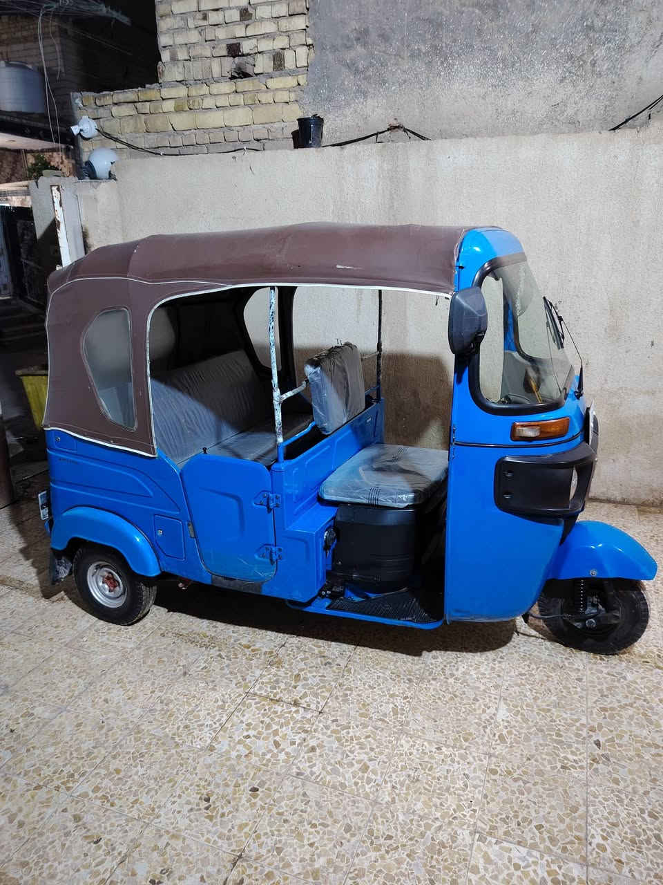 سلام عليكم ورحمة تكتك رقم سنويه مديل 22  زركه تكتك كلشي موضح بل المقطع تكتك جديده وجاهزه من كلشيي
باقي تفاصيل ***********
مكان العماره ساحت العرضات
