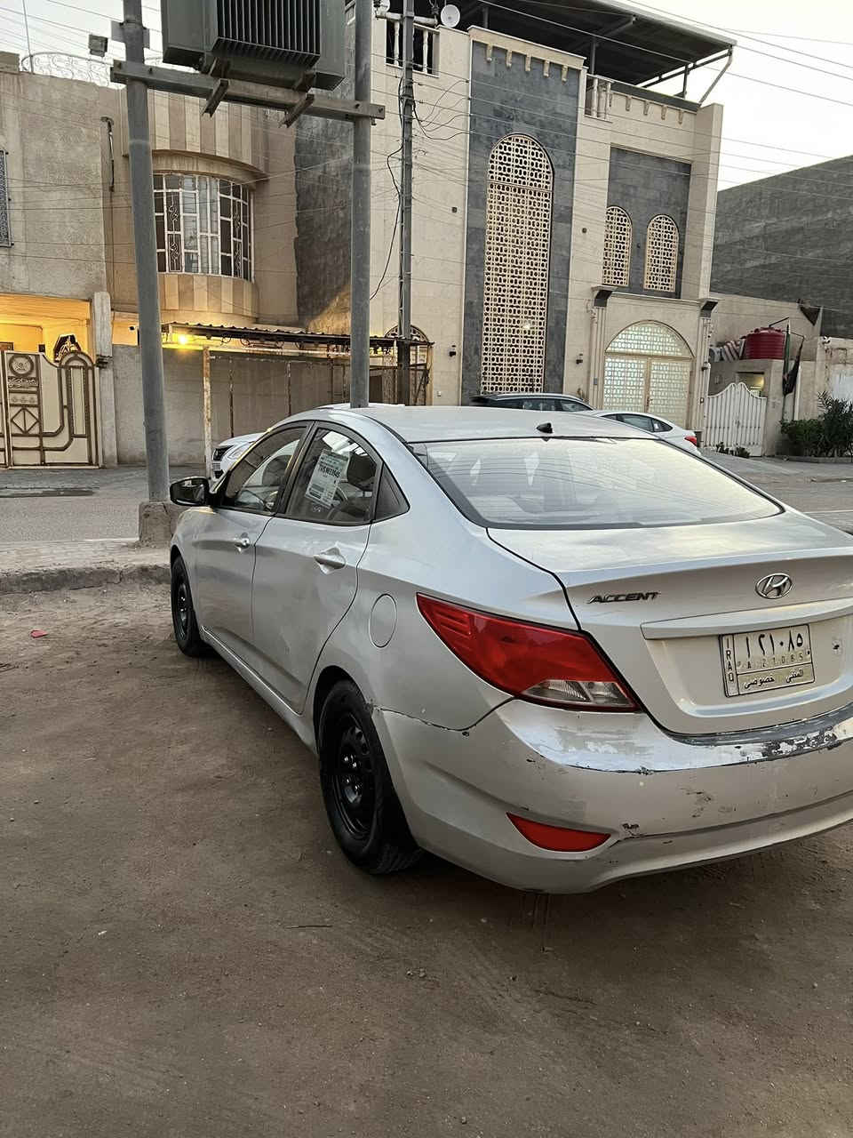 السلام عليكم للبيع اكسنت مديل2015خليجي مكفوله من ضربه  سيارة جاهزة من كل نواحي كير ومكينه مكاني بصرة سعر70وبيهه مجال قليل اتصال على ***********
